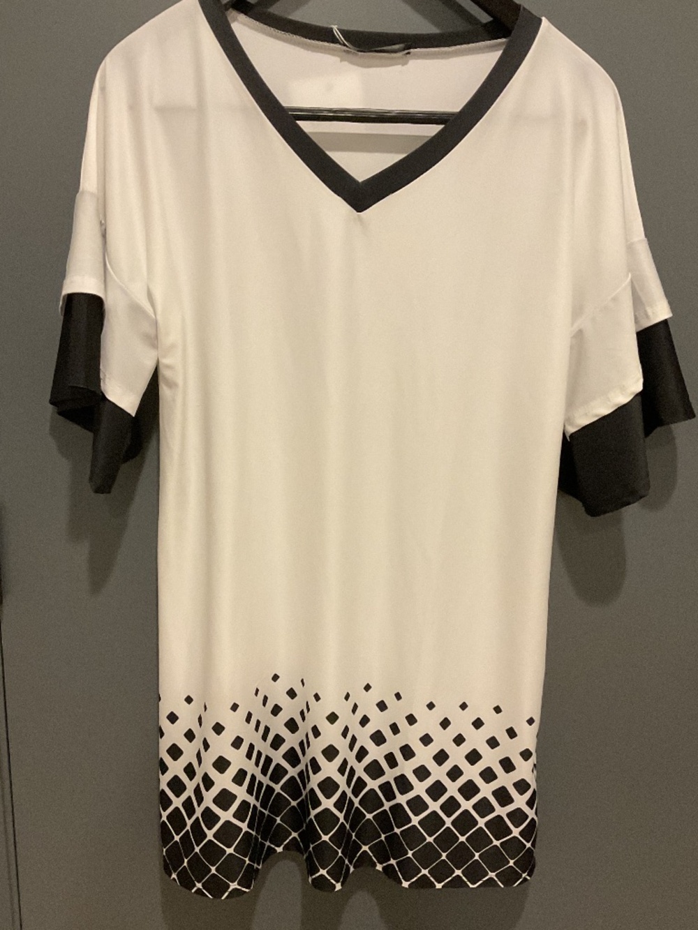 Flowy black and white shirt